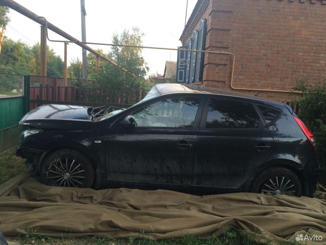 Hyundai i30 1.4 МТ, 2010, хетчбэк, битый
