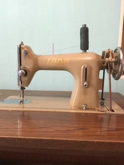Швейная машинка Лада 123 (Чехословакия)