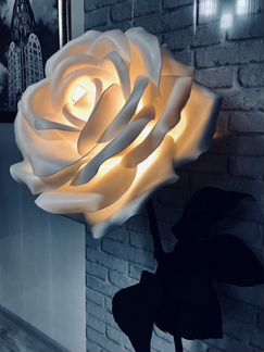 Торшер-роза-светильник