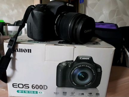 Canon EOS 600D + чехол + флешка на 16g