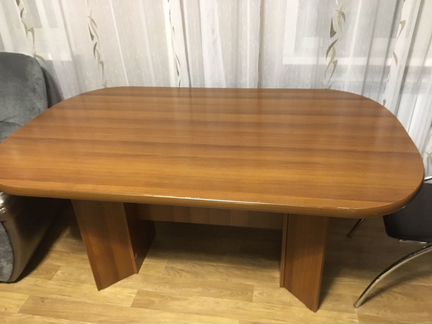 Продам большой стол