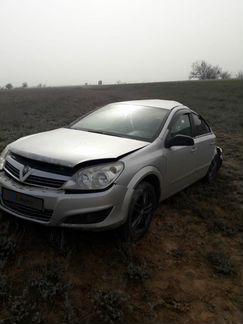 Opel Astra 1.8 AT, 2008, битый, 150 000 км