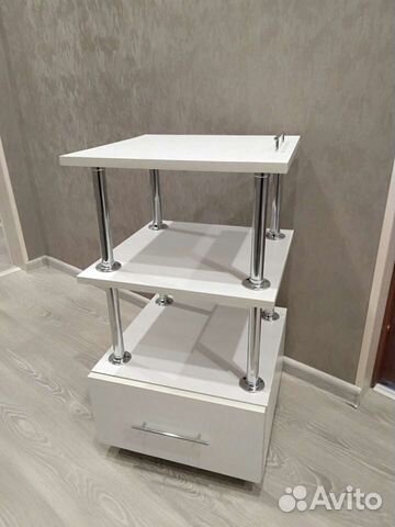 Косметолгическая тележка