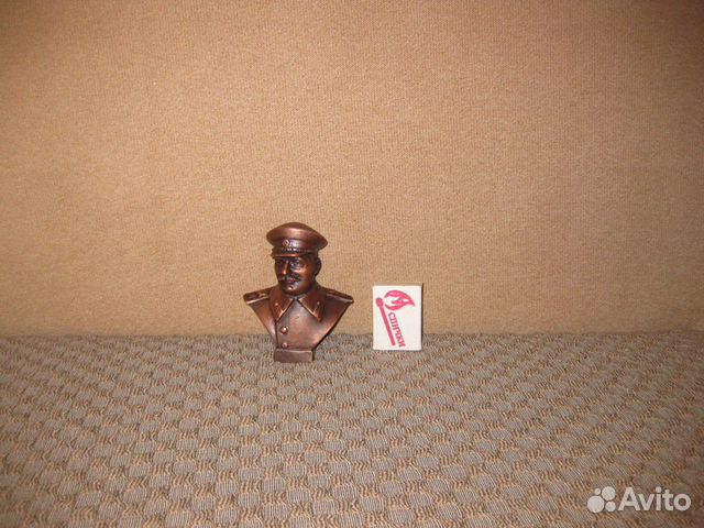 Бюст Сталина