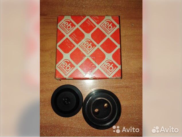 Ролик натяжителя ремня Volkswagen Passat 1998