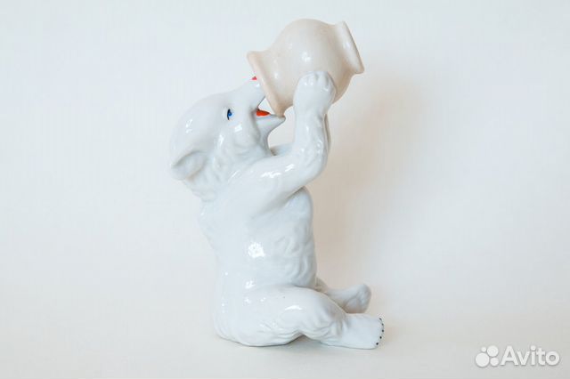 Мишка с крынкой