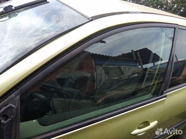 Стекло двери Renault Megan II Рено Меган 2