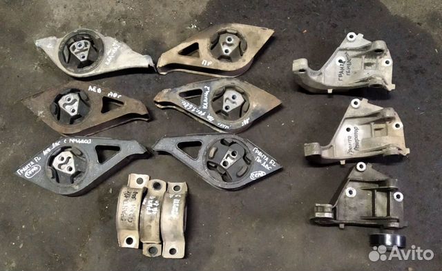 LADA Granta / Kalina 1.6 8кл Кронштейн, опора