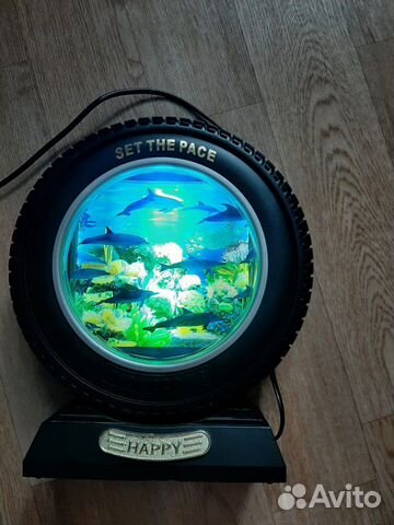 Светильник с плавающими рыбками