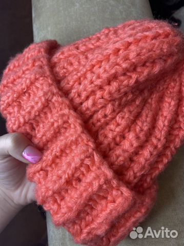 Шапка ручной вязки
