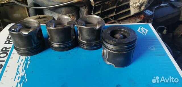 Продам комплект поршней D4CB