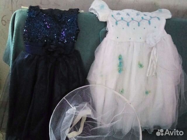 Платья и кольцо на платье