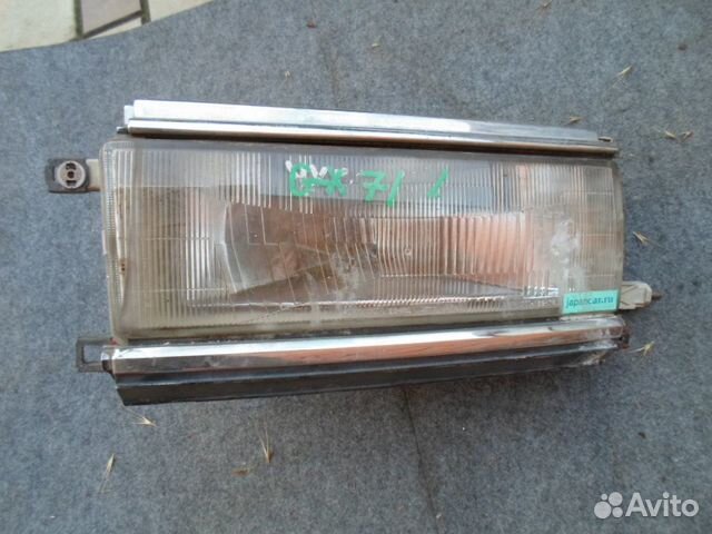 Фара левая Mark 2 GX71