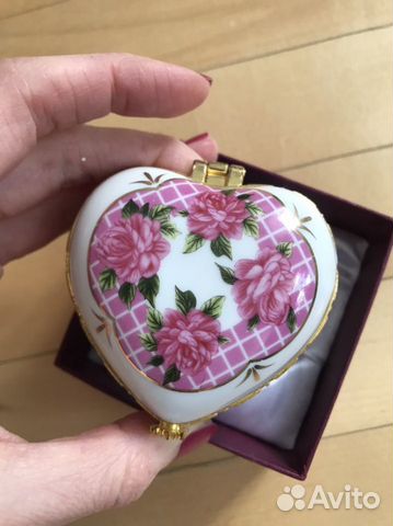 Форфоровая шкатулка сердце с цветами