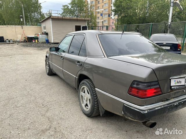 Mercedes-Benz E-класс 2.2 МТ, 1993, 205 266 км