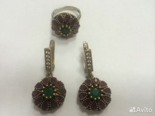 Серебряные серьги с кольцом украшенные драг. кам Серебряные серьги с кольцом украшенные драг. кам