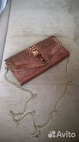 Сумочка-клатч под рептилию на цепочке Сумочка-клатч под рептилию на цепочке