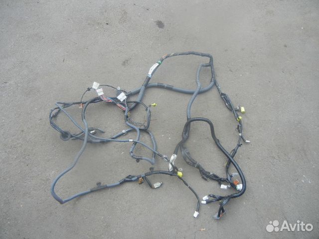 Проводка салонная правая Nissan Tiida 24017-EM17D Проводка салонная правая Nissan Tiida 24017-EM17D
