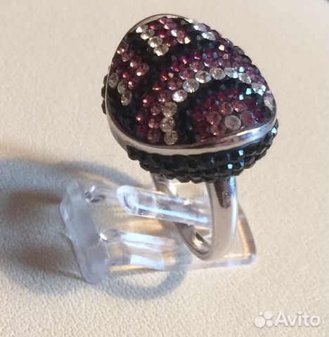 Кольцо из серебра с цирконами