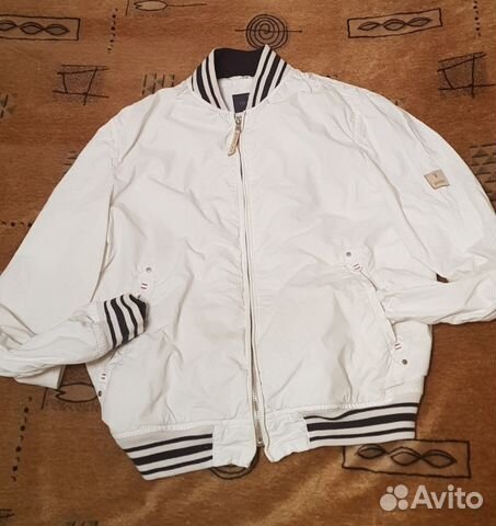 Куртка, ветровка Trussardi. Размер М- L Куртка, ветровка Trussardi. Размер М- L