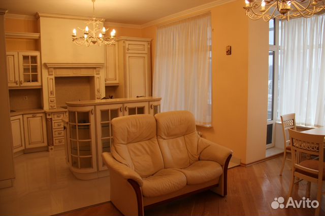 2-к квартира, 73 м², 2/4 эт.