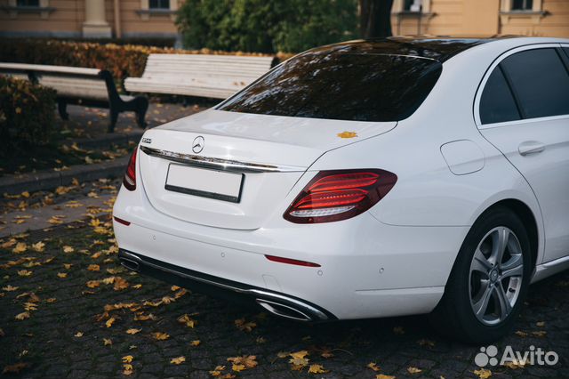 Авто на свадьбу Mercedes E213 - машина с водителем Авто на свадьбу Mercedes E213 - машина с водителем