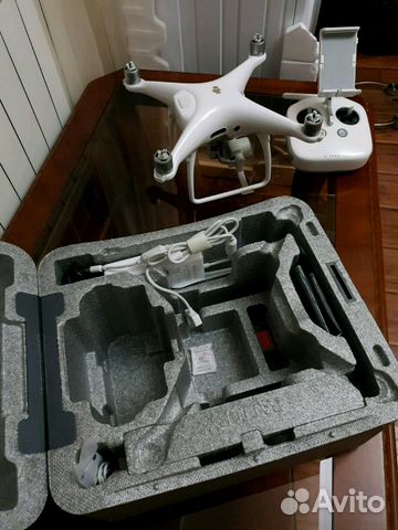 Квадрокоптер DJI Phantom 4 Pro