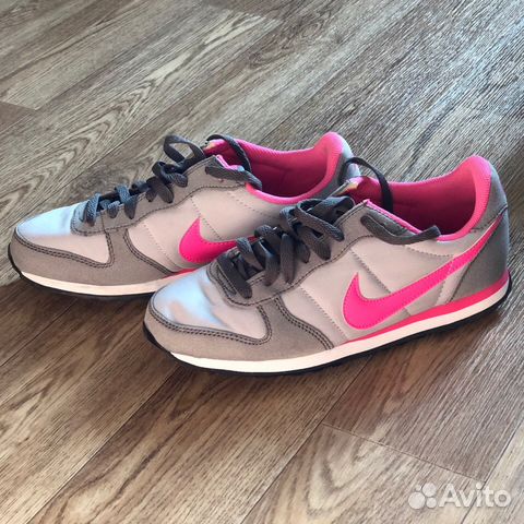 Кроссовки Nike новые, оригинал Кроссовки Nike новые, оригинал