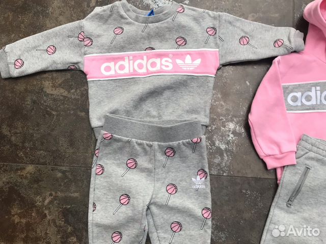2 Спорт.костюма adidas на девочек.цена за оба,само