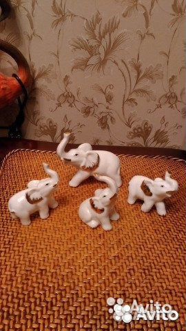 Маленькие статуэтки Слоников и других животных Маленькие статуэтки Слоников и других животных