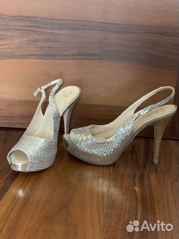 Новые кожаные босоножки Giuseppe Zanotti 37-38 раз Новые кожаные босоножки Giuseppe Zanotti 37-38 раз