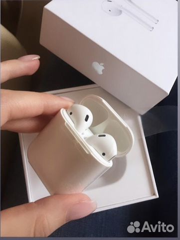 Наушники AirPods