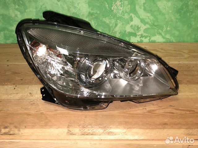 Фара правая Мерседес W204 дорестайлинг Фара правая Мерседес W204 дорестайлинг
