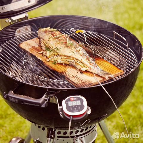 Гриль Weber Master-Touch Premium E-5770, черный