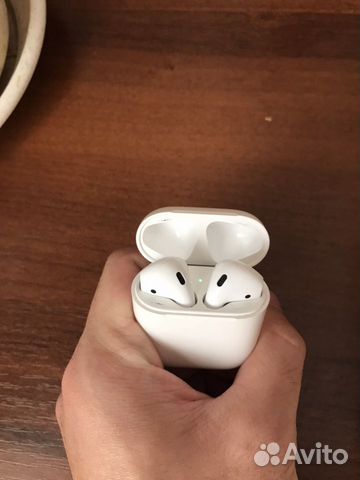 Беспроводные наушники Apple AirPods Беспроводные наушники Apple AirPods