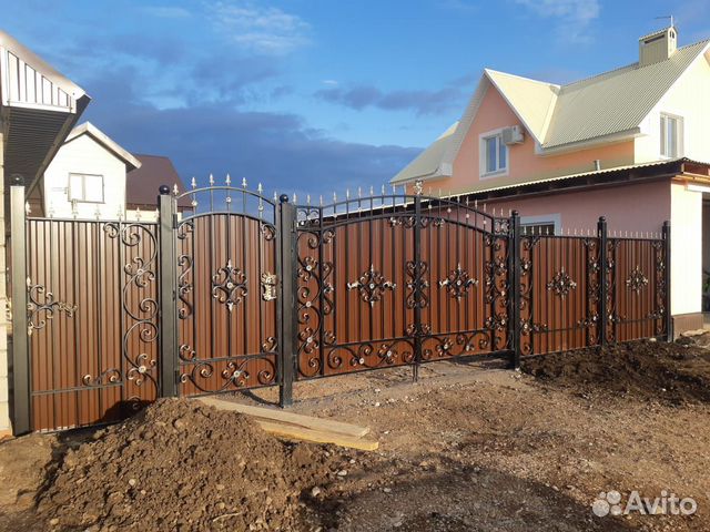 Кованые распашные ворота