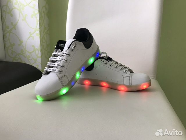 Кроссовки светящиеся Кроссовки светящиеся