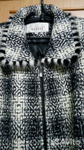 Костюм машинной вязки с меховой отделкой 54 размер Костюм машинной вязки с меховой отделкой 54 размер