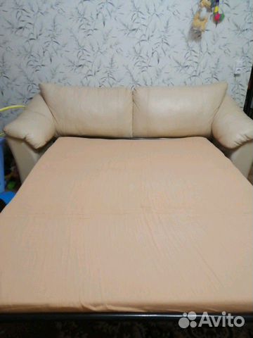 Продам комплект - кожаные диван и кресло