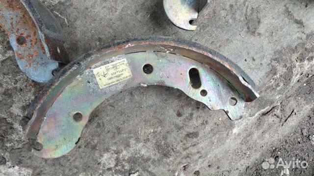 Новые тормозные колодки Газель комплект Новые тормозные колодки Газель комплект