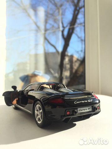 Масштабная модель автомобиля Porsche Carrera GT