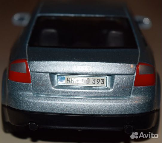 Масштабная модель автомобиля Audi A4 масштаб 1/24 Масштабная модель автомобиля Audi A4 масштаб 1/24