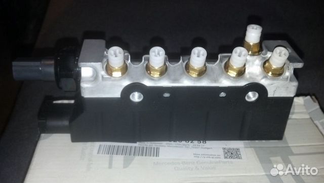 Блок клапанов пневмоподвески Мерседес W220 w 220