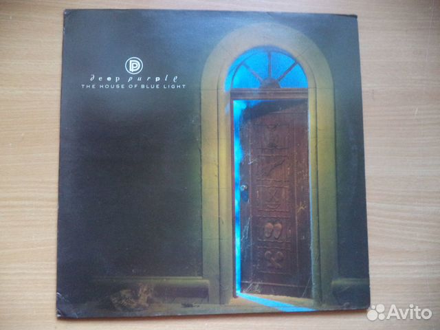 Deep Purple - The House Of The Blue Light UK LP Deep Purple - The House Of The Blue Light UK LP