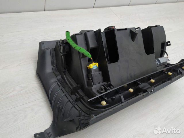 Бардачок 1K1857101M VW Golf VI 2009-2013 Бардачок 1K1857101M VW Golf VI 2009-2013