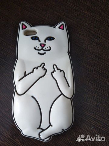 Продам чехол на Айфон 5s