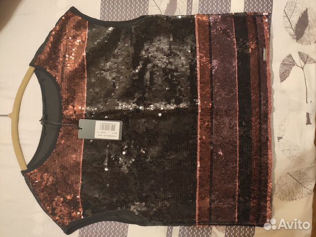 Новый топ Guess. S размер. Но и на XS тоже подойде