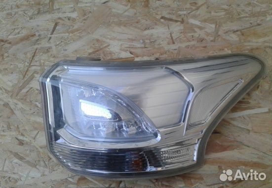 Фонарь В крыло Mitsubishi Outlander 3 Фонарь В крыло Mitsubishi Outlander 3