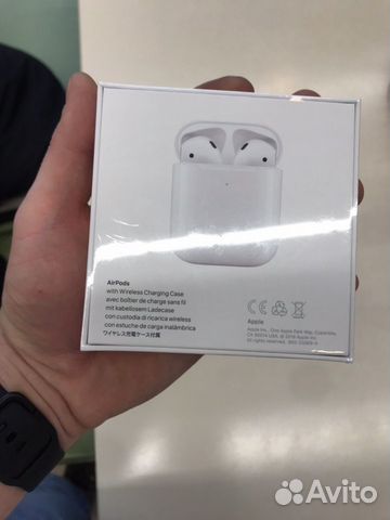AirPods 2 с беспроводным кейсом AirPods 2 с беспроводным кейсом