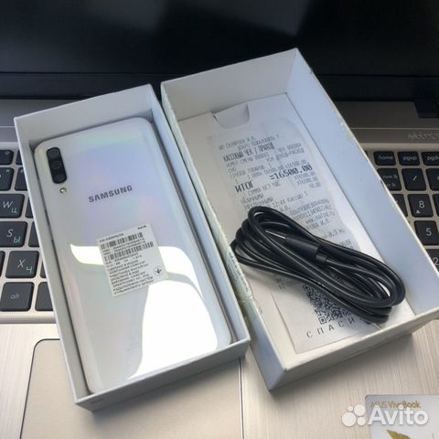 SAMSUNG A50 64gb б/у